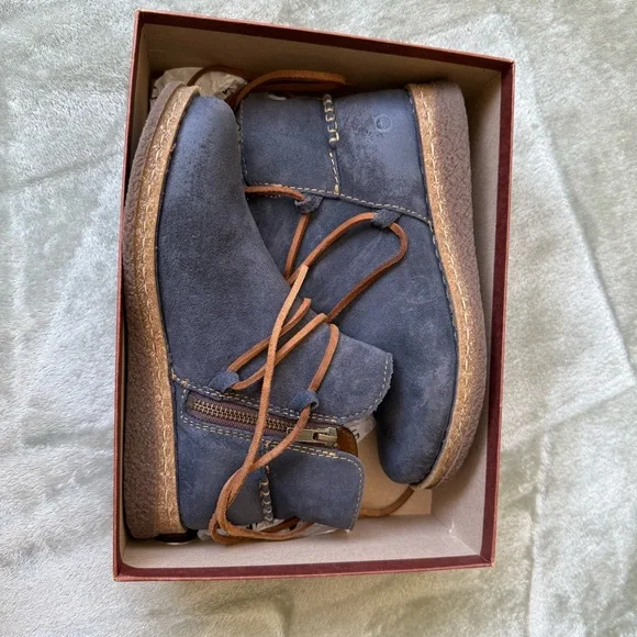 Born Navy Blue Suede Booties Size 8 - Picture 12 of 12
